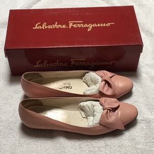 Salvatore Ferragamo Casanova Leather Twist Bow